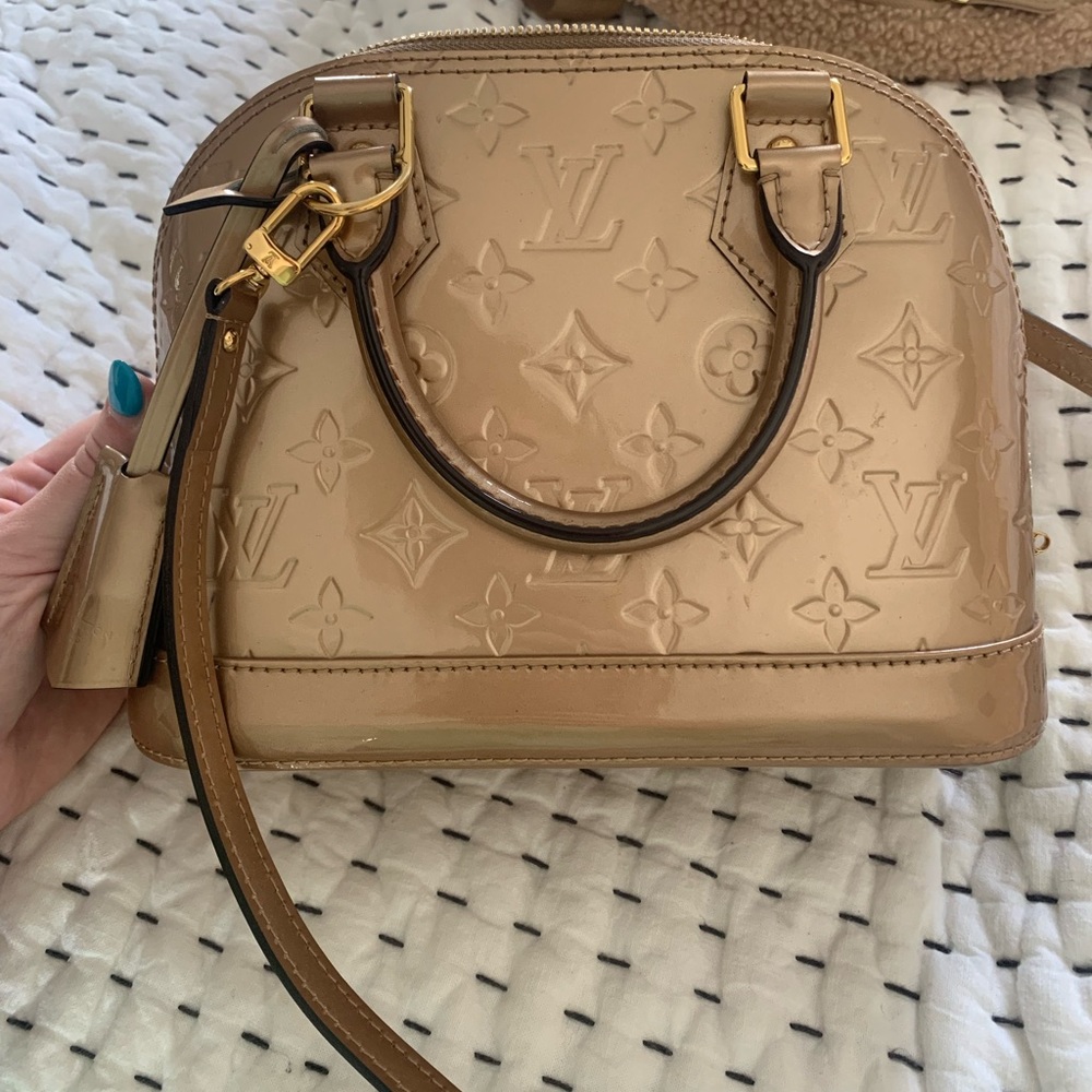 Louis Vuitton Alma BB in monogram vernis rose color
